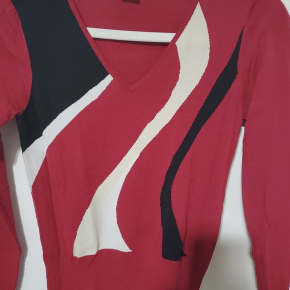 Red Patterned Limited Sweater - Picture 4 of 8